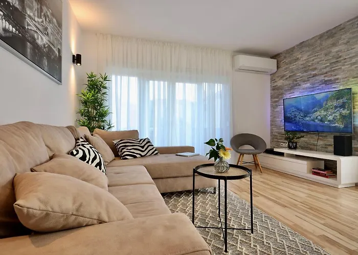 Tia Apartman *