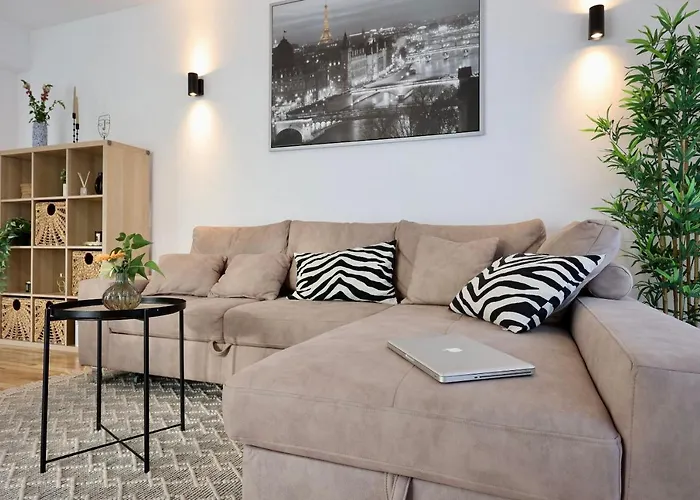 Tia Apartman *